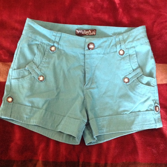 Shorts - Picture 1 of 3